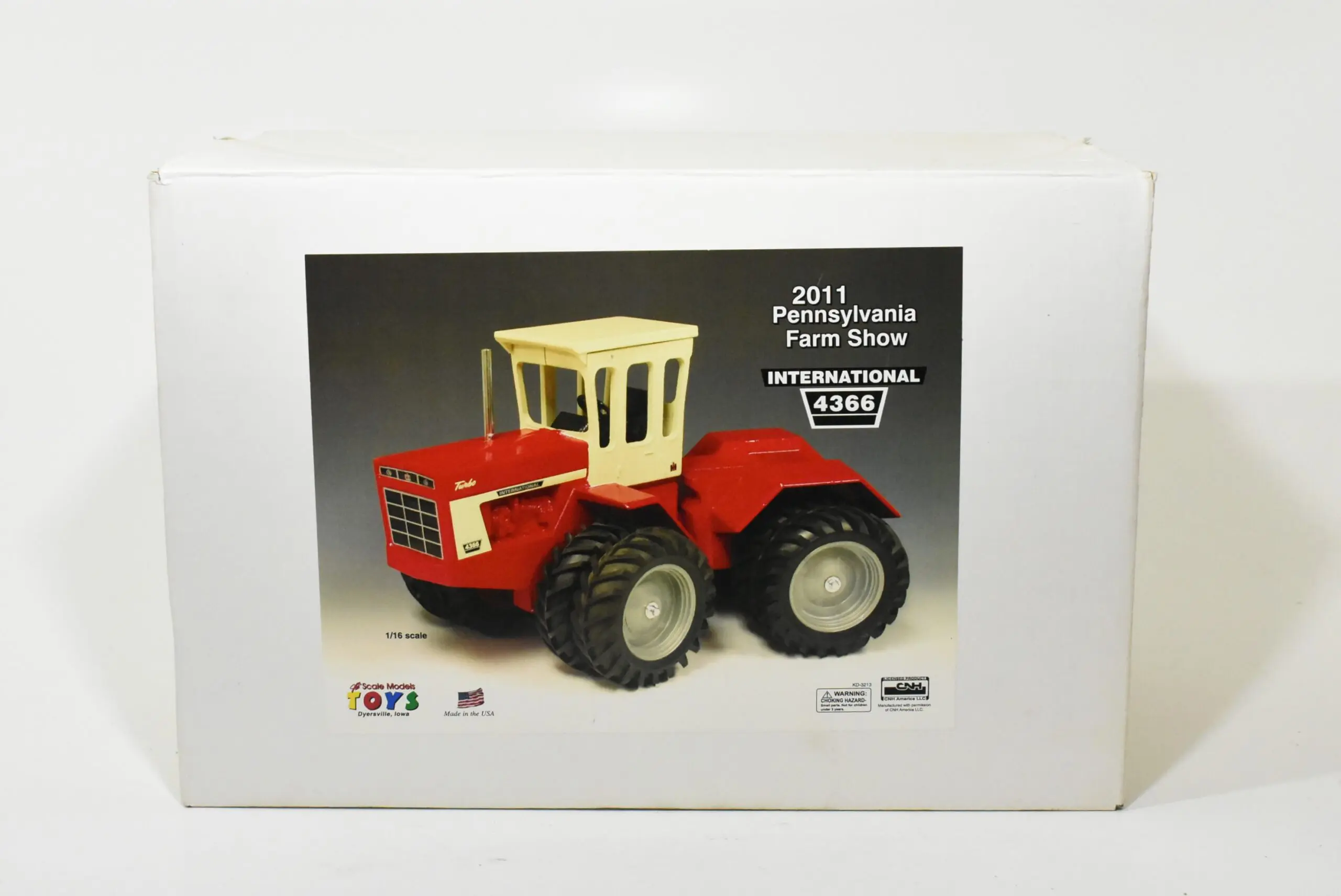 1/16 International Harvester 4366 4WD Tractor With Duals, 2011