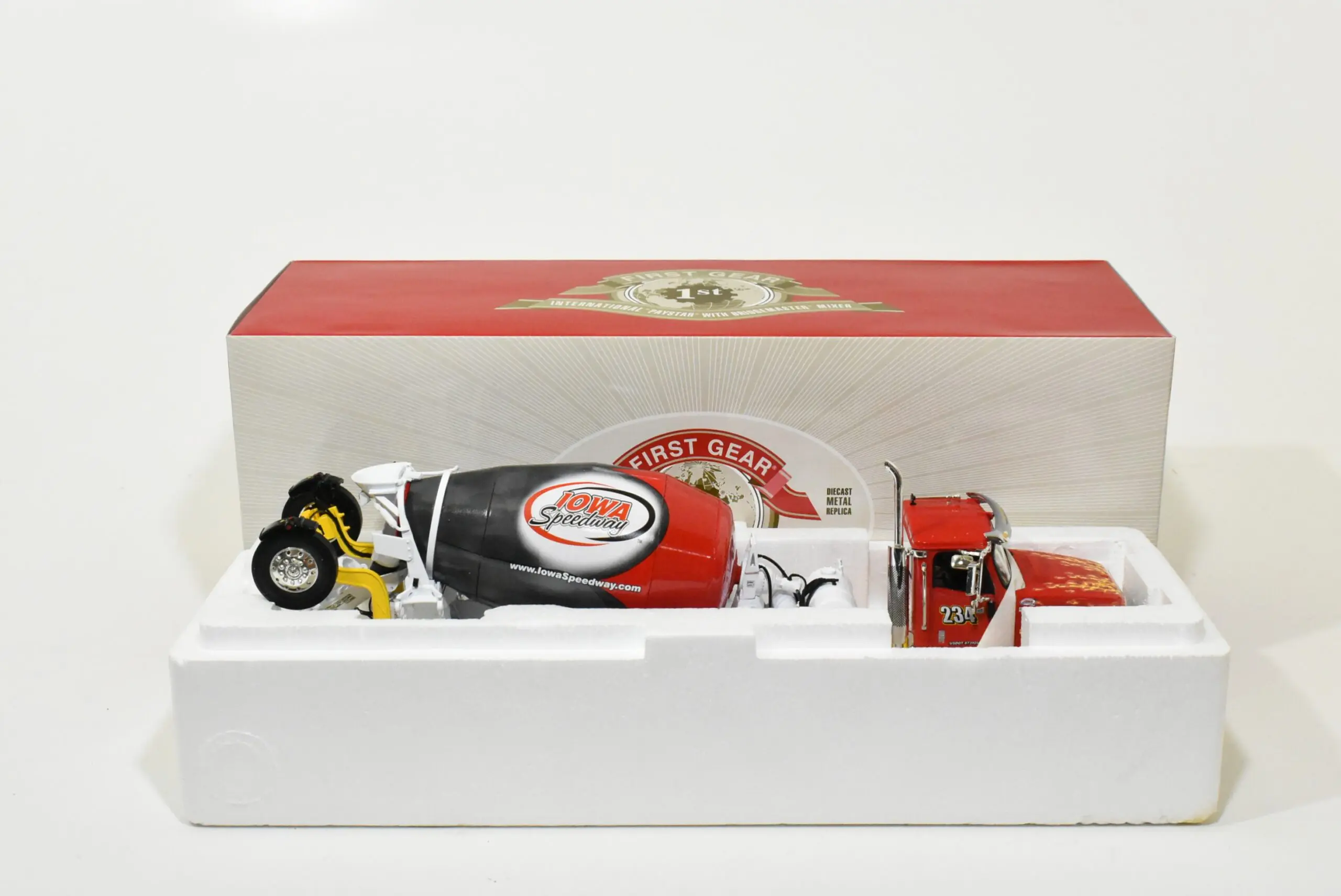 1/34 Manatts Iowa Speedway Cement Mixer Mill Truck Dalton's Farm