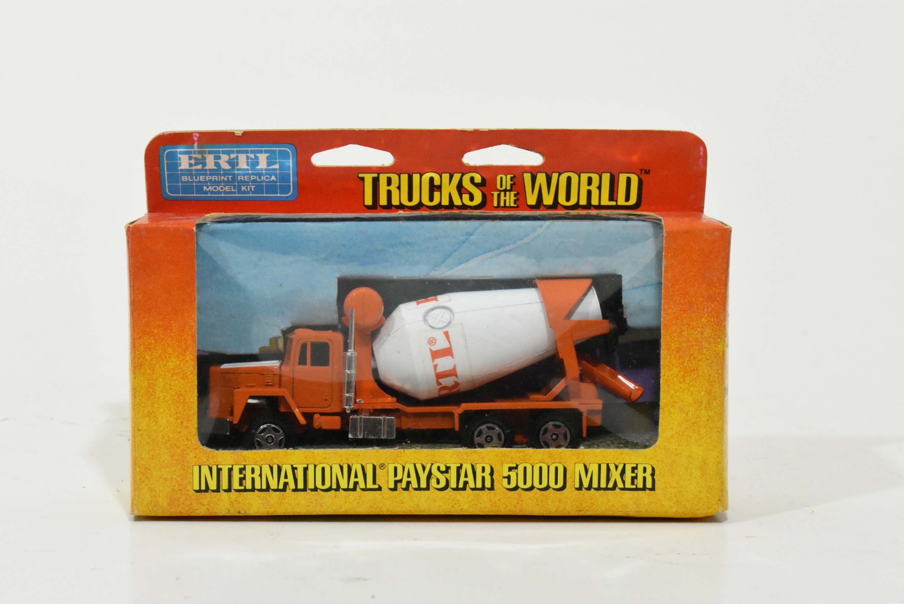 Camion INTERNATIONAL PAYSTAR 5000 ERTL 1/25 - Miniature Collection USA