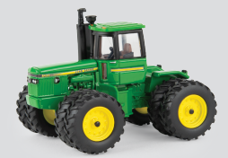 1/64 John Deere 8450 4wd Tractor With Duals, Prestige Series