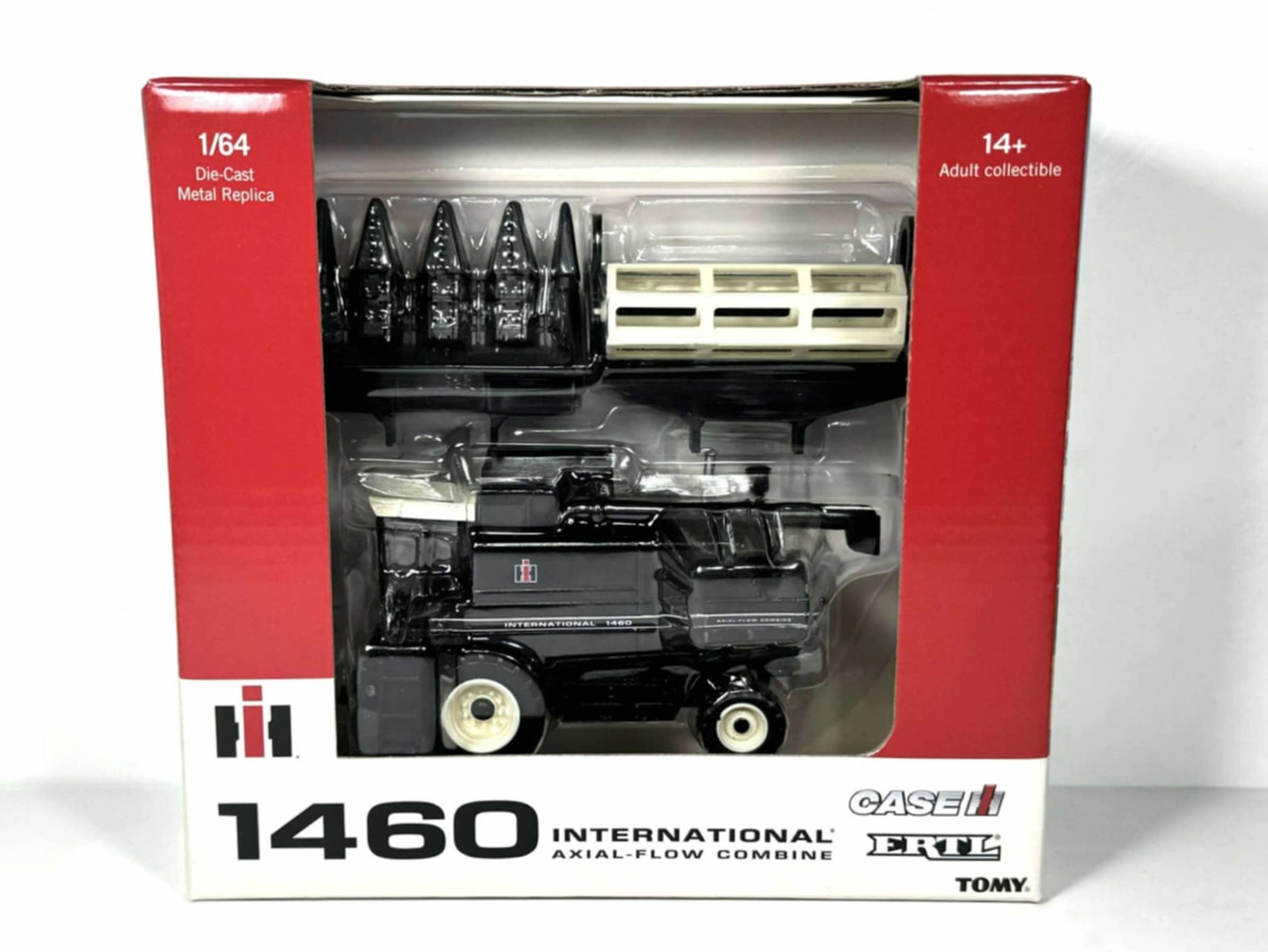 1/64 International Harvester 1460 Combine With Rear Wheel Assist