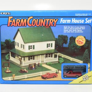 1/64 Farm Country 2 Story Farm House Set