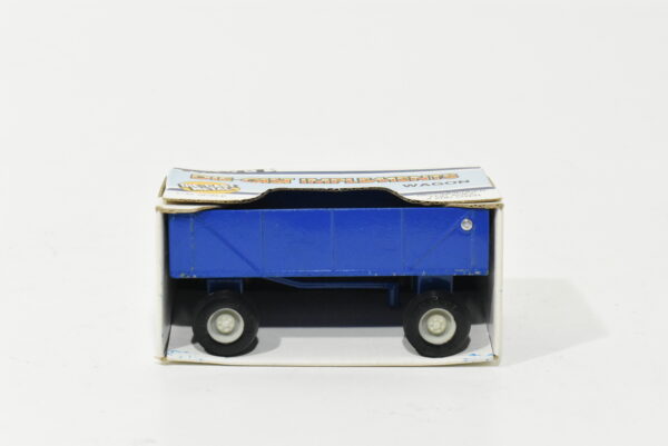 1/32 New Holland Farm Wagon
