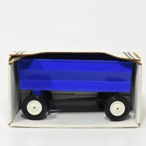 1/16 New Holland Flare Box Wagon