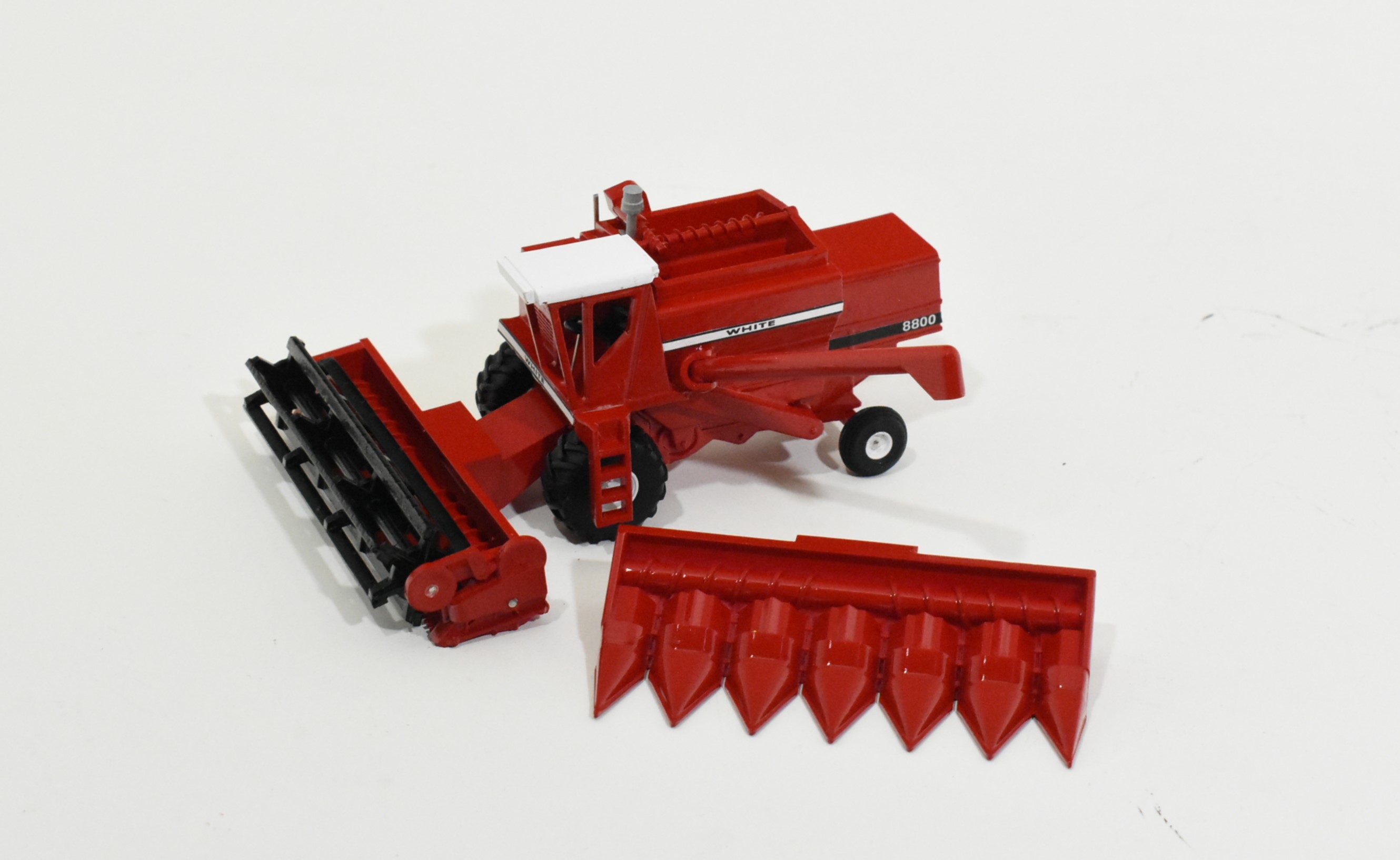 1/64 Scratch Built White 8800 Combine With 6 Row Corn & Grain Head ...