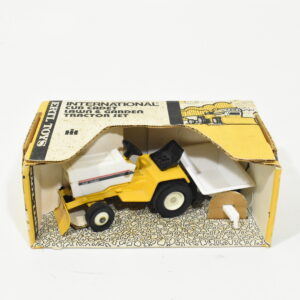 Vintage 1/16 Cub Cadet 1650 Lawn & Garden Tractor Set With Cart, Mistake Version