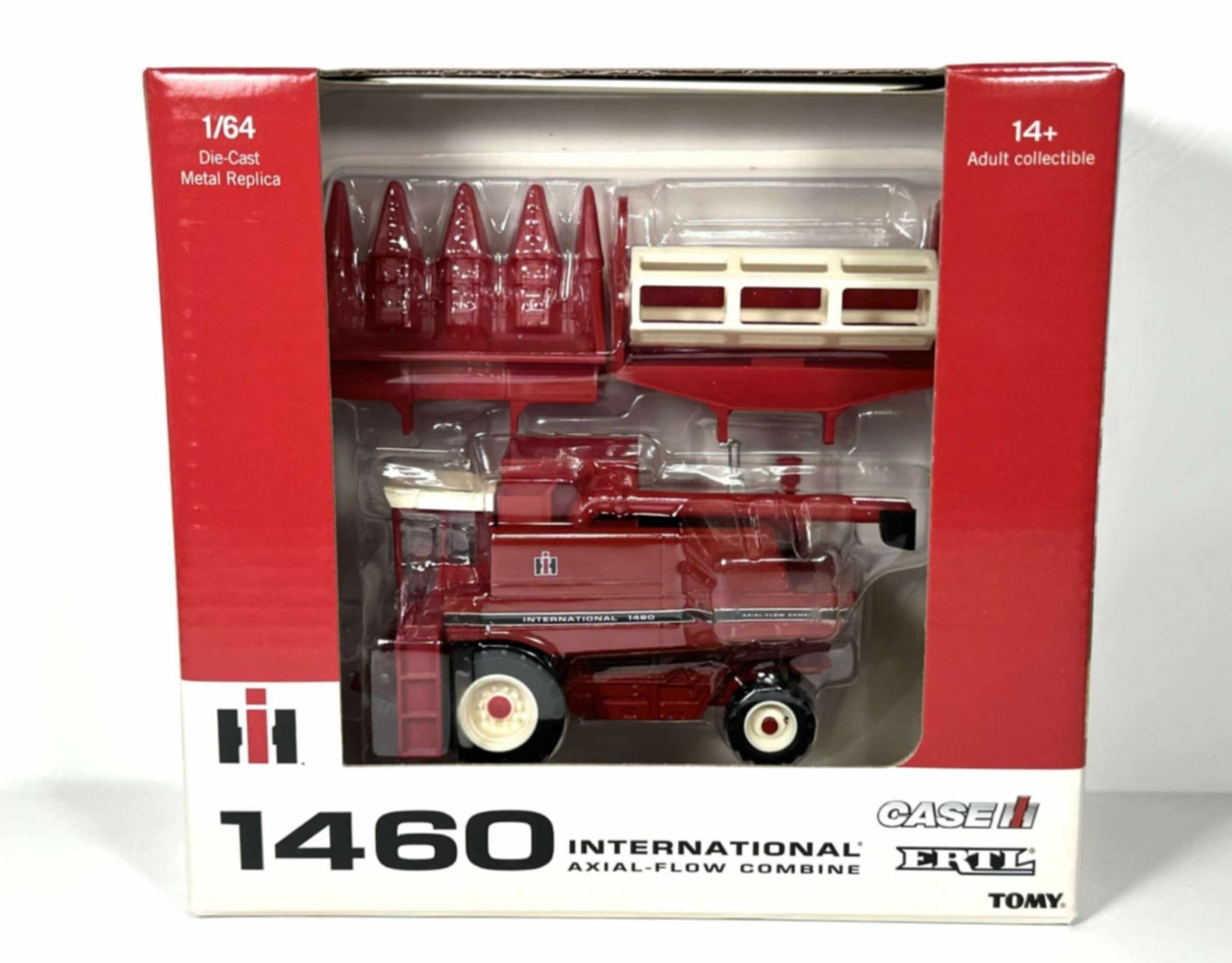 1/64 International Harvester 1460 Combine With Rear Wheel Assist