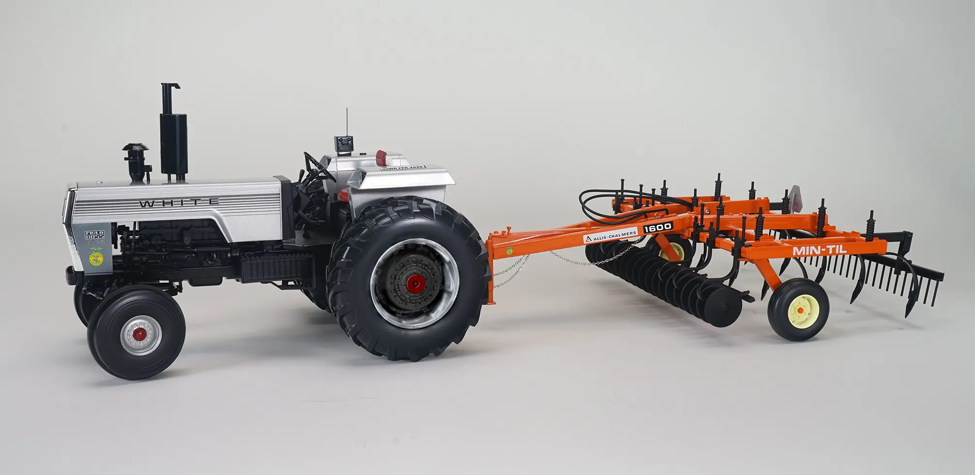 1/16 White 2-150 Open Station Tractor With Allis Chalmers 1600 Min