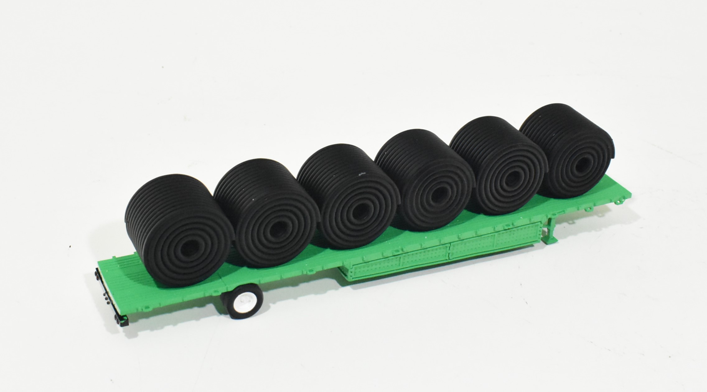 1/64 Maxi Roll Semi Tile Trailer With 6 Rolls of Tile, Green - Image 2