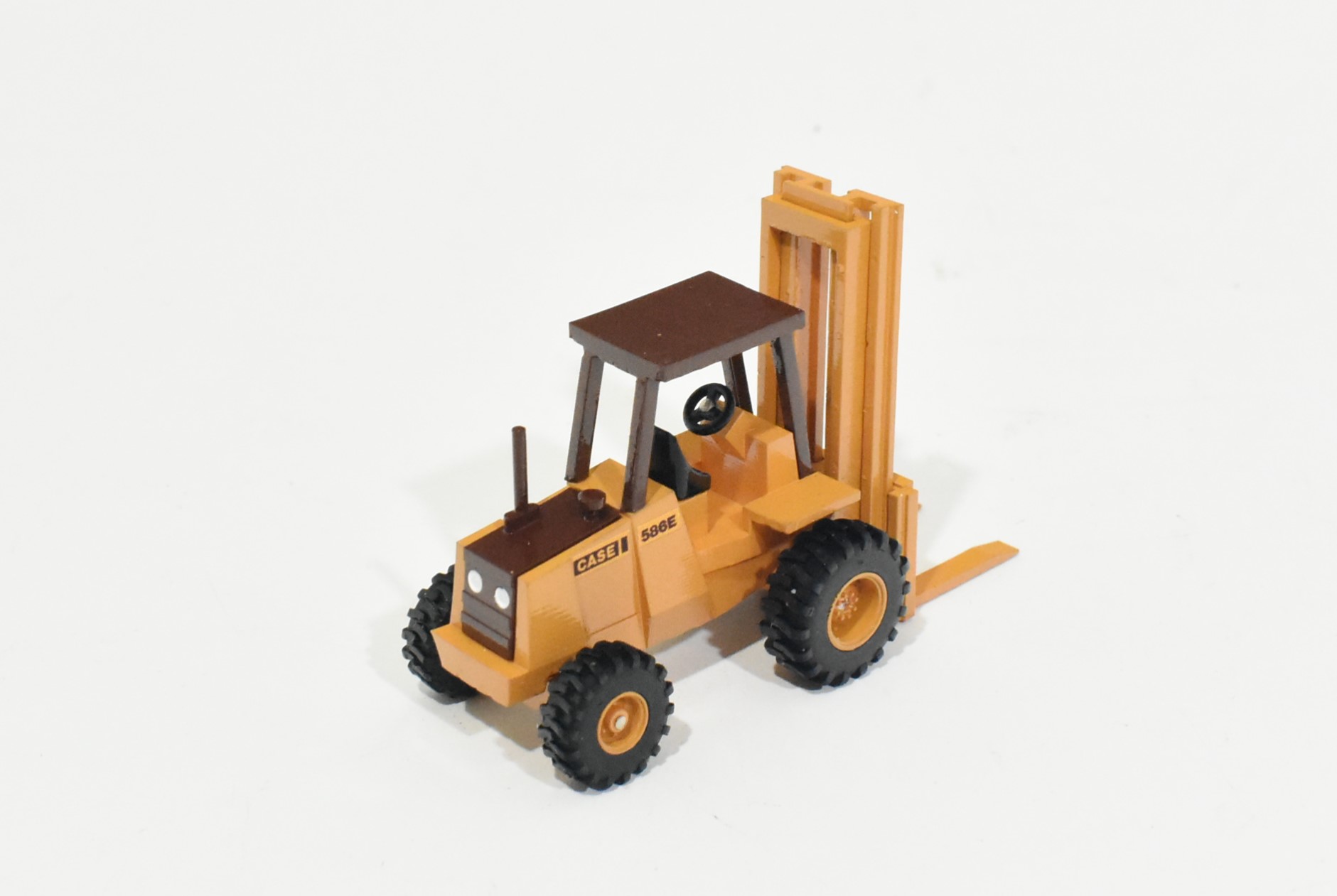 Chariot élévateur 5 tonnes électrique (cabine) - Collé Rental & Sales