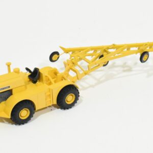 1/64 Custom International Harvester 4300 4wd Tractor Without Cab, Grey Engine & 10 Bottom Plow In Up Position