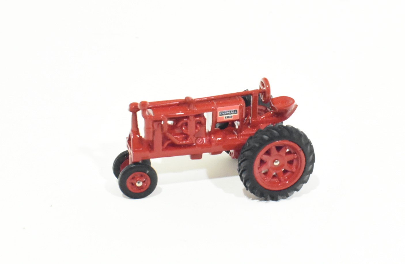 1/64 International Harvester Farmall F-20 Tractor Red With Narrow Front & Narrow Tread