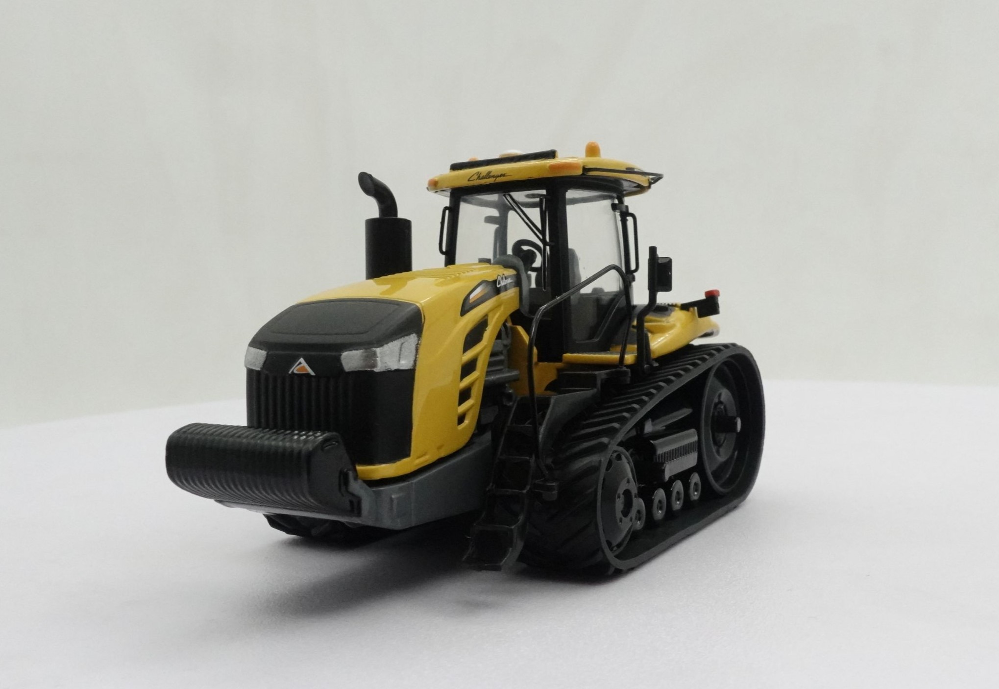 1/64 Challenger 865C Tracked Tractor - Dalton's Farm Toys