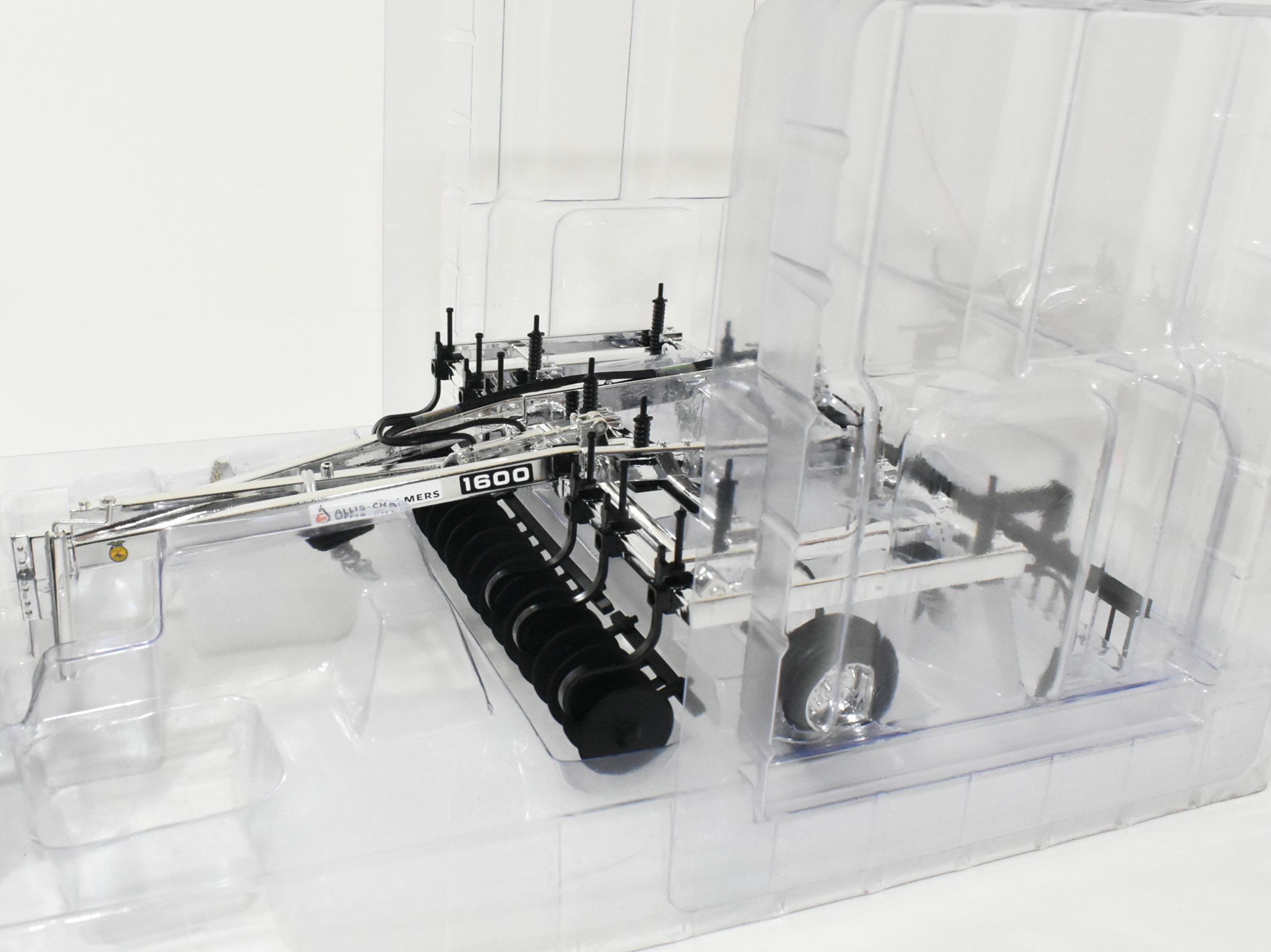 1/16 White 2-150 Open Station Tractor With Allis Chalmers 1600 Min