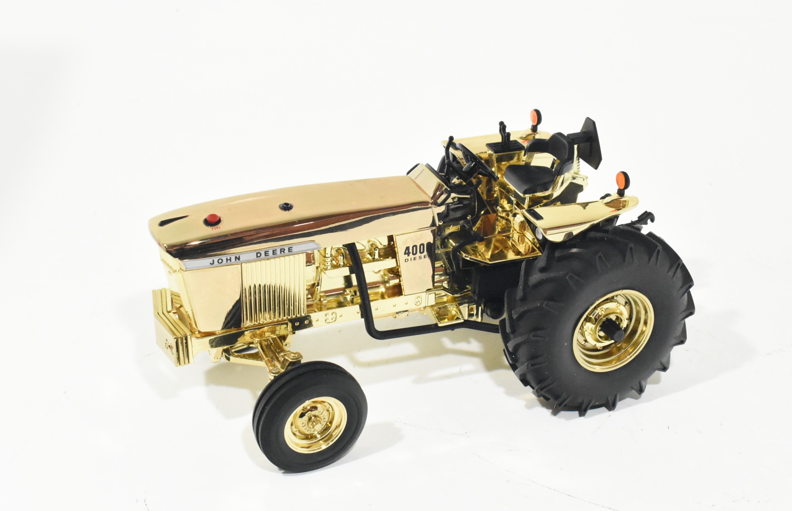 1/16 John Deere 4000 Low Profile Diesel Tractor With 3 Point Hitch, Wheel Weights, Syncro-Transmission, Two Cylinder Club, Gold - Image 2
