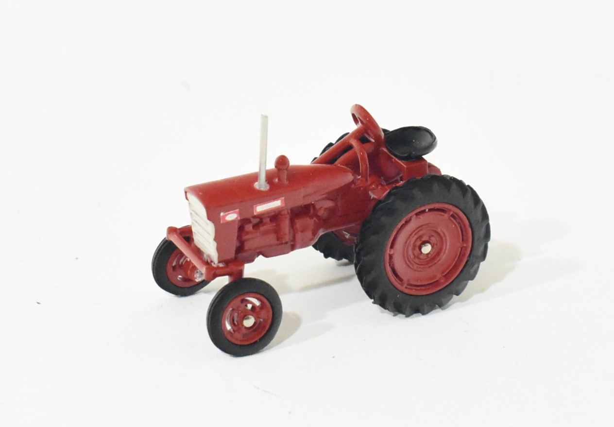 1/64 International Harvester Farmall 140 Hi Crop Tractor, Early Version