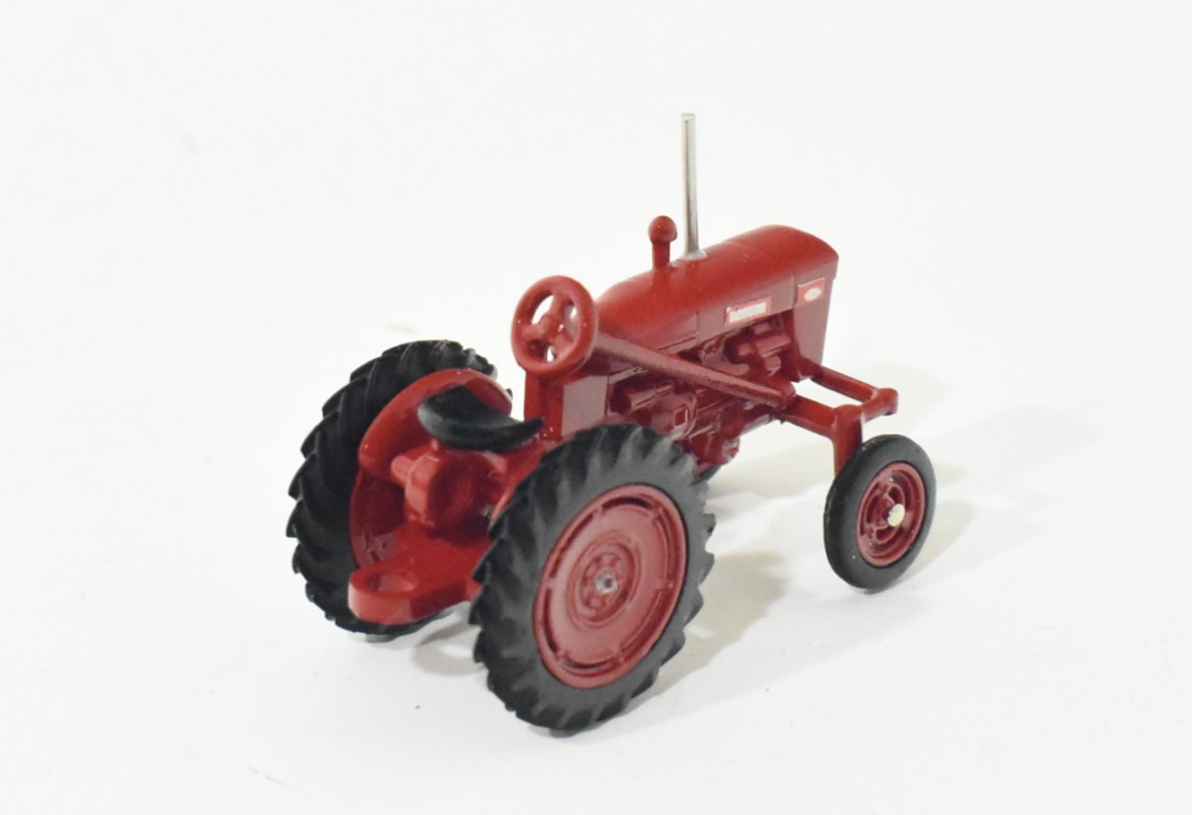1/64 International Harvester Farmall 140 Hi Crop Tractor, Early Version - Image 2