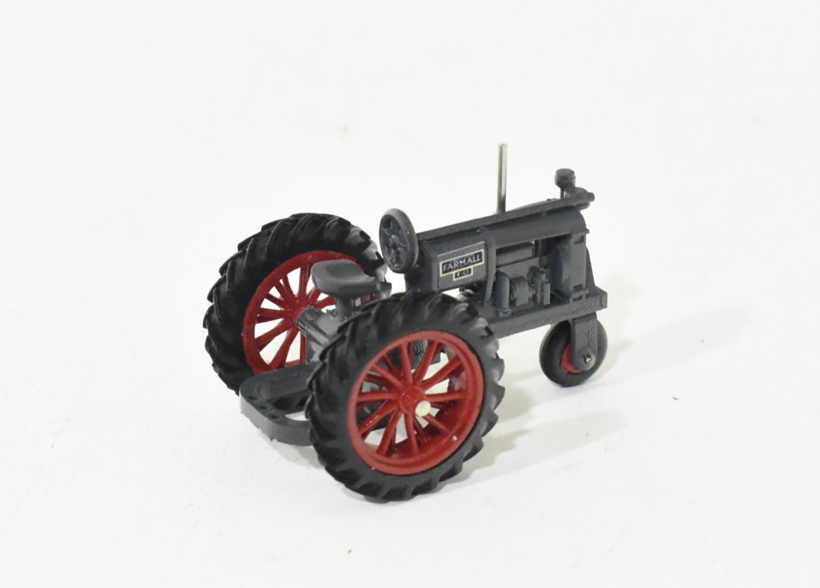 1/64 International Harvester Farmall F-12 Tractor Gray On Rubber With Single Front Wheel - Image 2