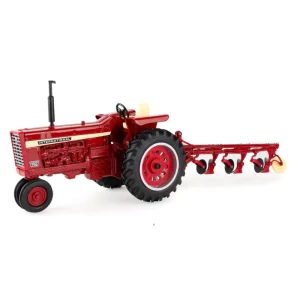 1/16 International Harvester 756 Tractor With 4 Bottom Plow