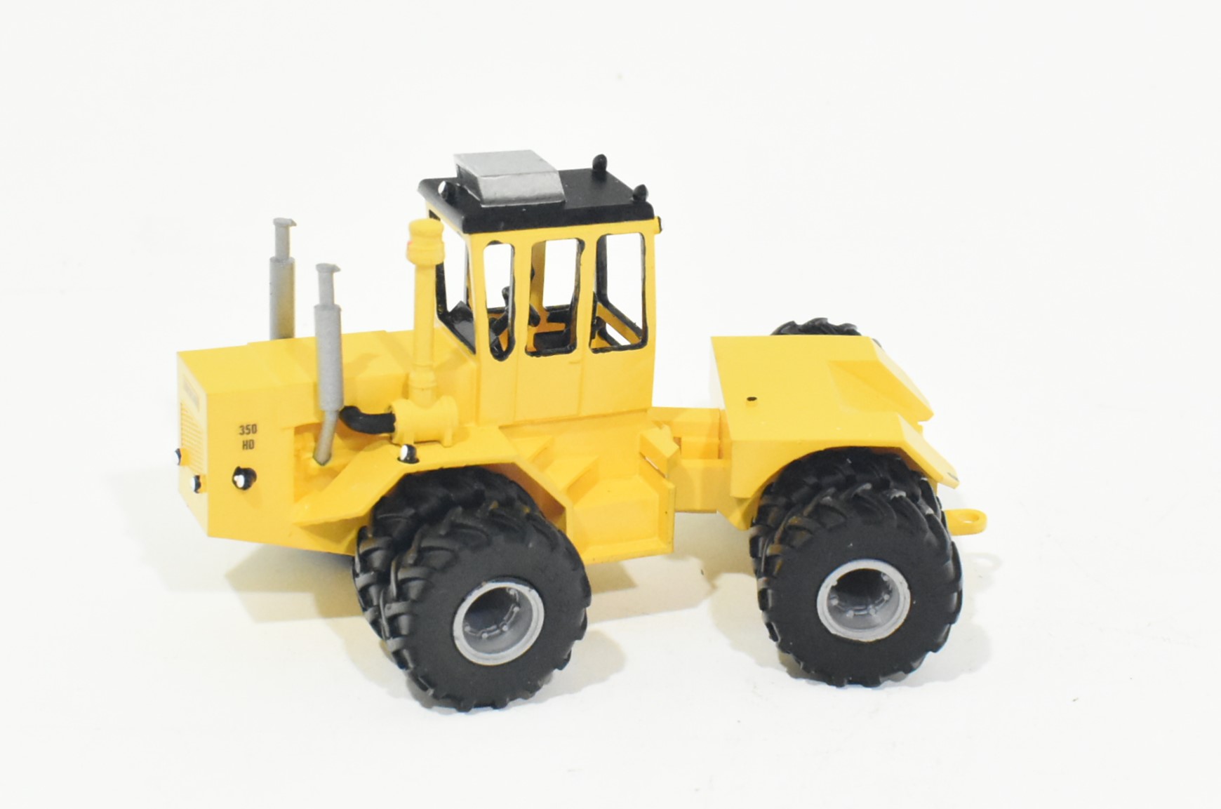 1/64 Custom Erickson HD-350 4wd Tractor With Duals