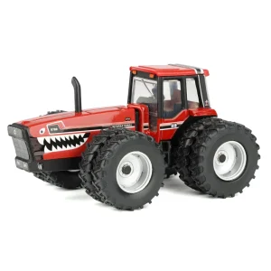 1/64 International Harvester 6788 2+2 Tractor With Duals, Land Shark Chase Model